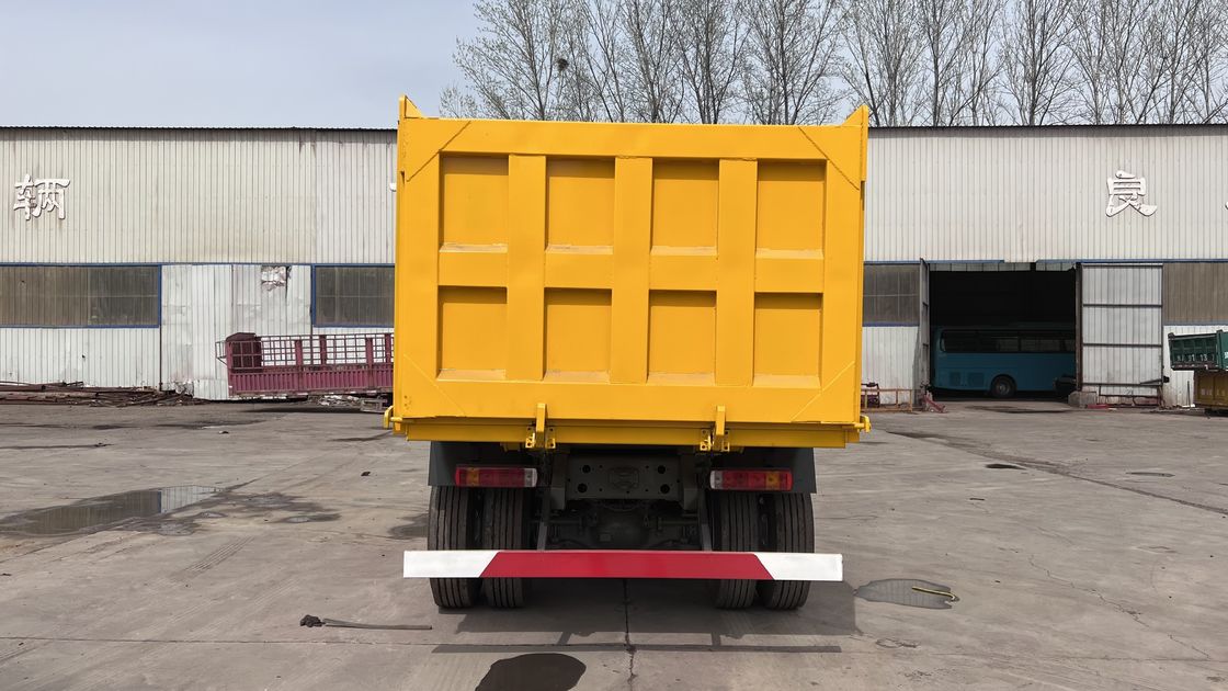 Χρησιμοποιούμενο Sinotruck Howo 40 τόνων 10 τροχών φορτηγό βυθότρυψης για μεταφορά ορυχείων