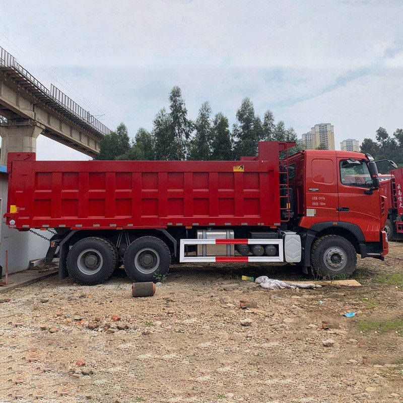 5.3-6.2M μήκος δεξαμενής φορτίου κινεζικό μεταχειρισμένο Sinotruk Howo 6x4 371hp φορτηγά σκουπιδιών