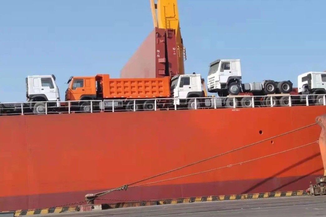 300Ltr δεξαμενή καυσίμου Sinotruk Howo 6x4 ολότροχο ελκυστήρα φορτηγό για την παροχή