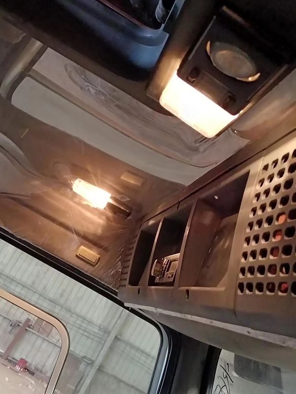 Τροχαίο τερματισμού απορριμμάτων Sino Howo 375HP Euro 3 Δεύτερο χειροκίνητο κίνημα για μεταφορά μηχανημάτων