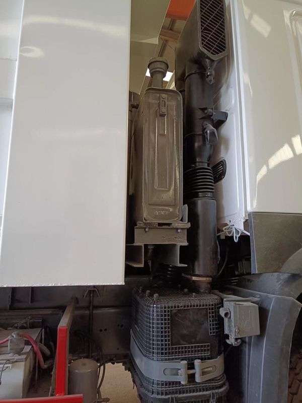 Τροχαίο τερματισμού απορριμμάτων Sino Howo 375HP Euro 3 Δεύτερο χειροκίνητο κίνημα για μεταφορά μηχανημάτων