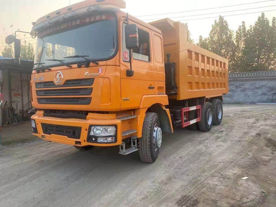 8L χωρητικότητα κινητήρα βαρύ φορτίο Shacman F3000 Dump Truck για φόρτωση δομικών υλικών