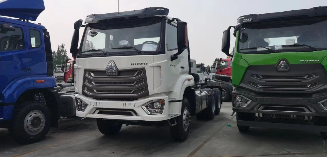 Ενίσχυρη Cummins 400hp Αριστερή οδήγηση 10 λάστιχα 6x4 Sinotruk Hohan Κεφαλής τρακτέρ φορτηγό