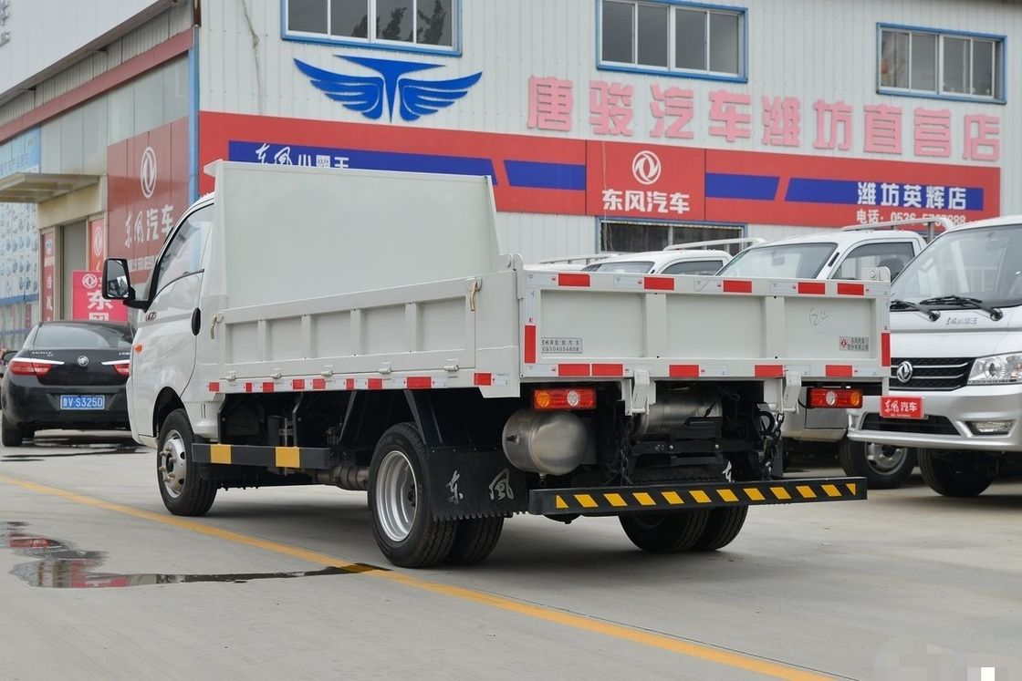 Χρησιμοποιούμενο Dongfeng W17 102hp Αριστερή κίνηση 2 θέσεις 2 αερόσακοι Μία σειρά 4 * 2 ελαφρύ φορτηγό
