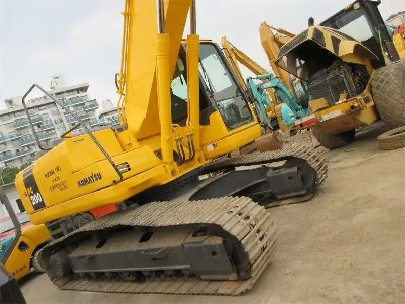 20 τόνων Komatsu PC200 μεταχειρισμένη εκσκαφέας με 2000 ώρες εργασίας και 0.9CBM κουβά