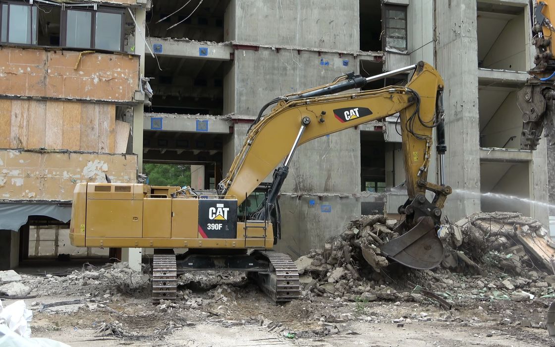 Φθηνό χρησιμοποιημένο εκσκαφέα γάτας 390D με βάρος 90250 KG και χωρητικότητα κουβάς 0,45m3
