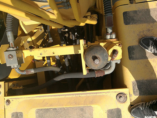 Κουβάς 0.9CBM Komatsu Χρησιμοποιούμενος εξοπλισμός εκσκαφής PC 200 Thumb Heavy Duty για βαριά εργασία