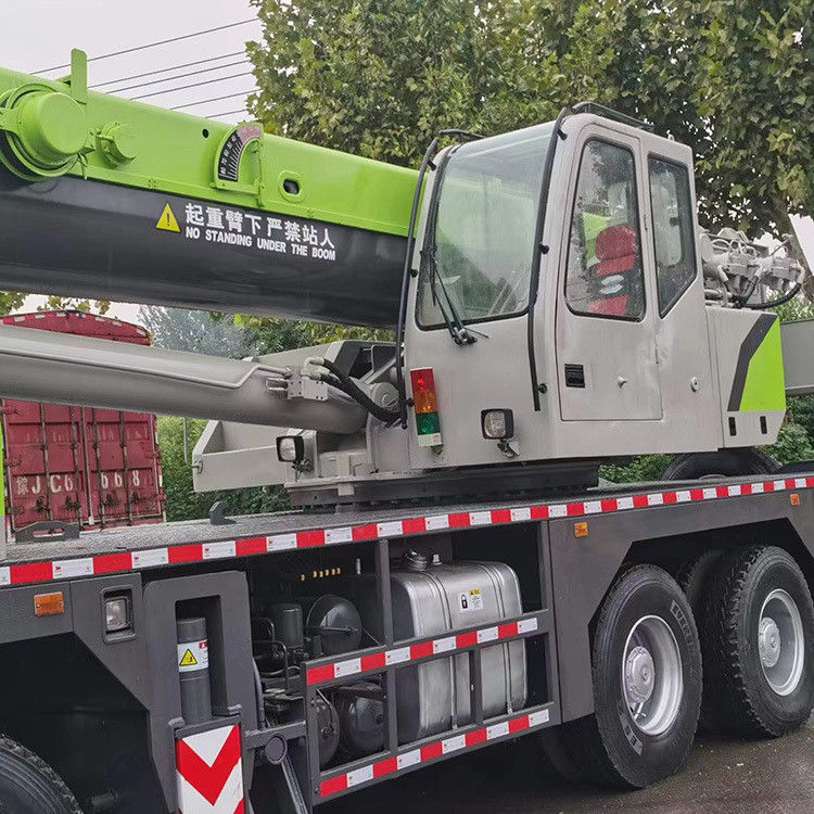 25 τόνων κινητό γερανό στη Μαλαισία Zoomlion 130 τόνων γερανό φορτηγών για διάφορες εφαρμογές