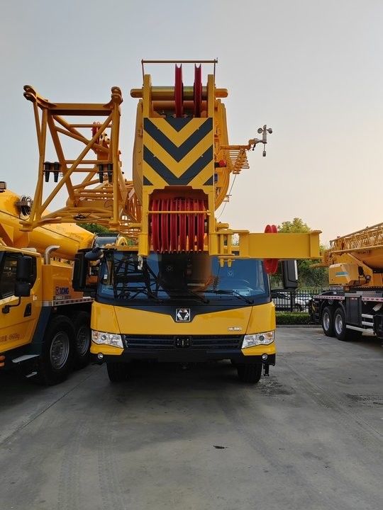 25 τόνων μεταχειρισμένο κινητό γερανό QY25K5A Φορτηγό με γερανό με μέγιστη ταχύτητα λειτουργίας 75 χλμ/ώρα