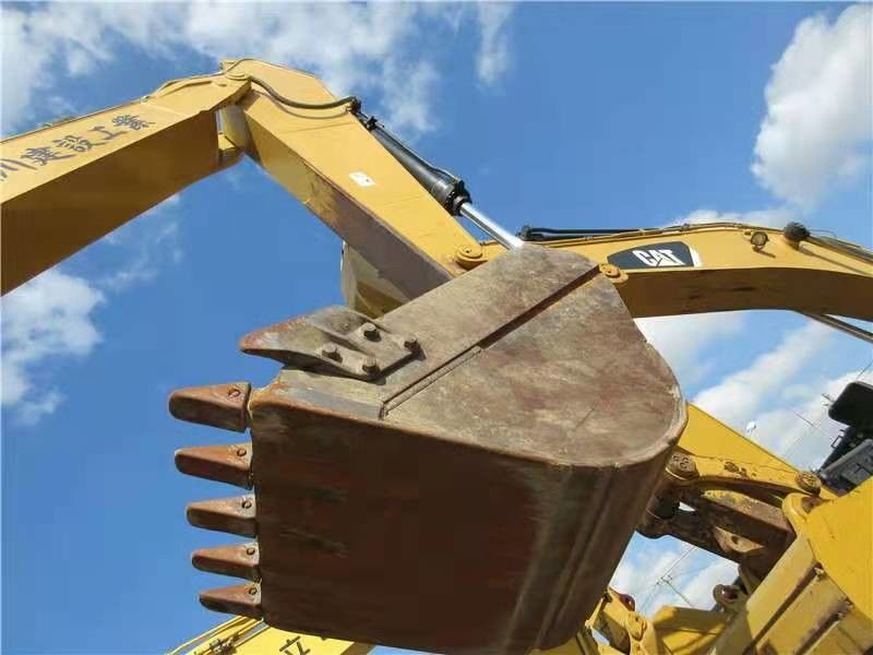 Αρχική 320d2 12 τόνων 20 τόνων 25 τόνων Υδραυλική σκάφτρα για την οδική κατασκευή