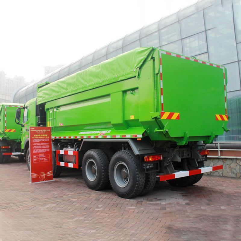 2016-2018 Χρησιμοποιούμενο φορτηγό Howo Tipper 8x4 Οδήγηση φορτηγών σκουπιδιών χωρίς πίσω κάμερα