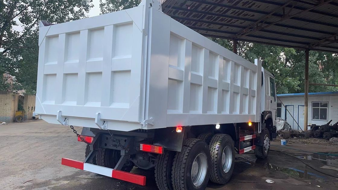 Sinotruk 6X4 HOWO 10 τροχοφόρο φορτηγό 336 ίππων 371 ίππων για μεταφορά μηχανικών