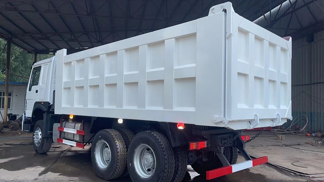 Sinotruk 6X4 HOWO 10 τροχοφόρο φορτηγό 336 ίππων 371 ίππων για μεταφορά μηχανικών