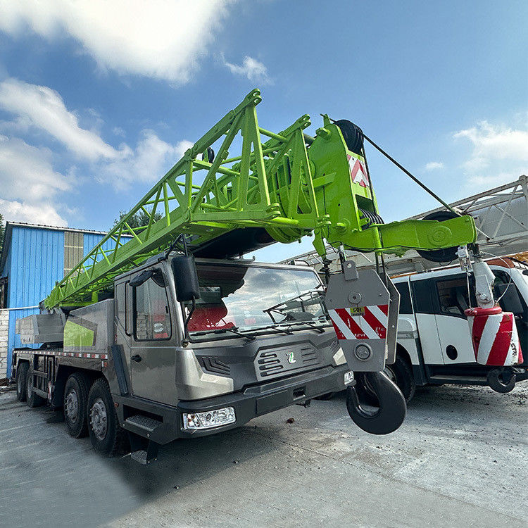 Τελεσκόπικος άμεσος γερανό 50 τόνων 55 τόνων ZTC550 Χρησιμοποιούμενος γερανό φορτηγού με χαμηλό βάρος