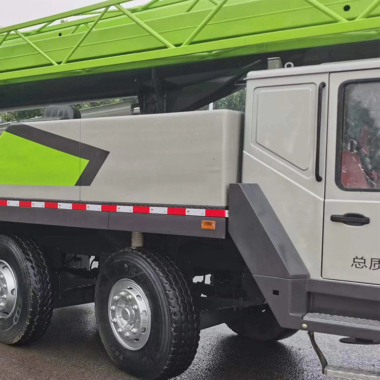 Κρέα Zoomlion QY50V 50 τόνων Χρησιμοποιούμενο γερανό φορτηγού με άλλη υδραυλική βαλβίδα Υδραυλικό κύλινδρο