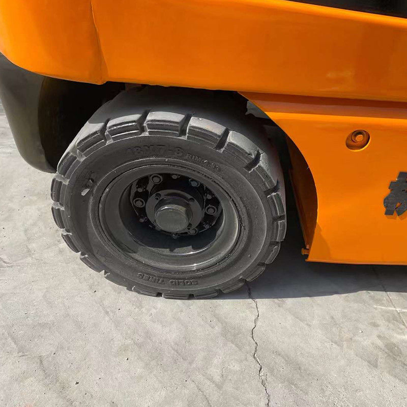 Non-slip Off-road Tire 2 Doors 2.5ton Electric Forklift with 2500 kg Weight Μεταφορτωμένο με ηλεκτρικό φορτηγό