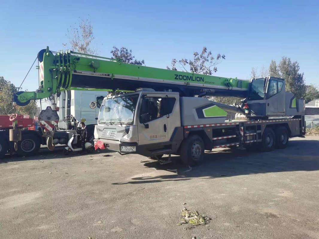 Καλό καραβάνι φορτηγών Zoomlion 25 τόνων με πράσινο σχεδιασμό και μέγιστη ταχύτητα λειτουργίας 80 km/h