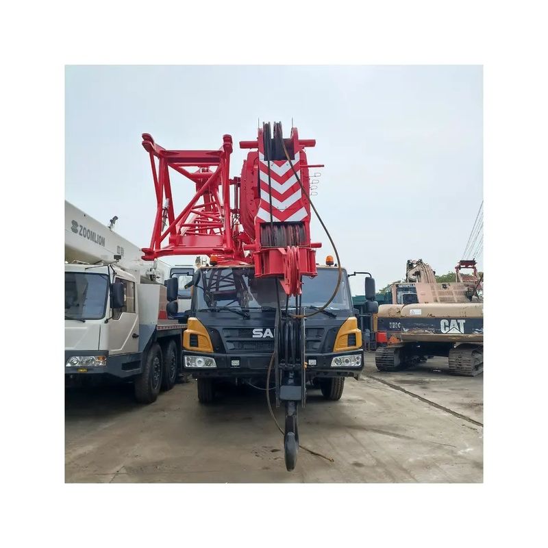 Πάνω STC1000T 100ton βαρύ φορτίο υδραυλικού γερανού φορτηγού με μέγιστη ισχύ 353/1900kW/rpm