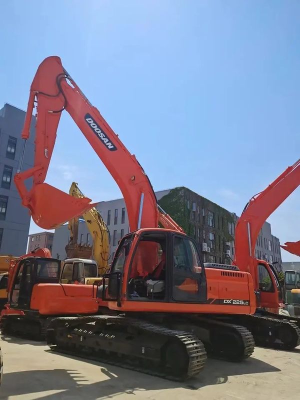 Μέγιστη ακτίνα ανασκαφής 10705 mm 110 kw Καλή κατάσταση Doosan DX225 LC Crawler Excavator