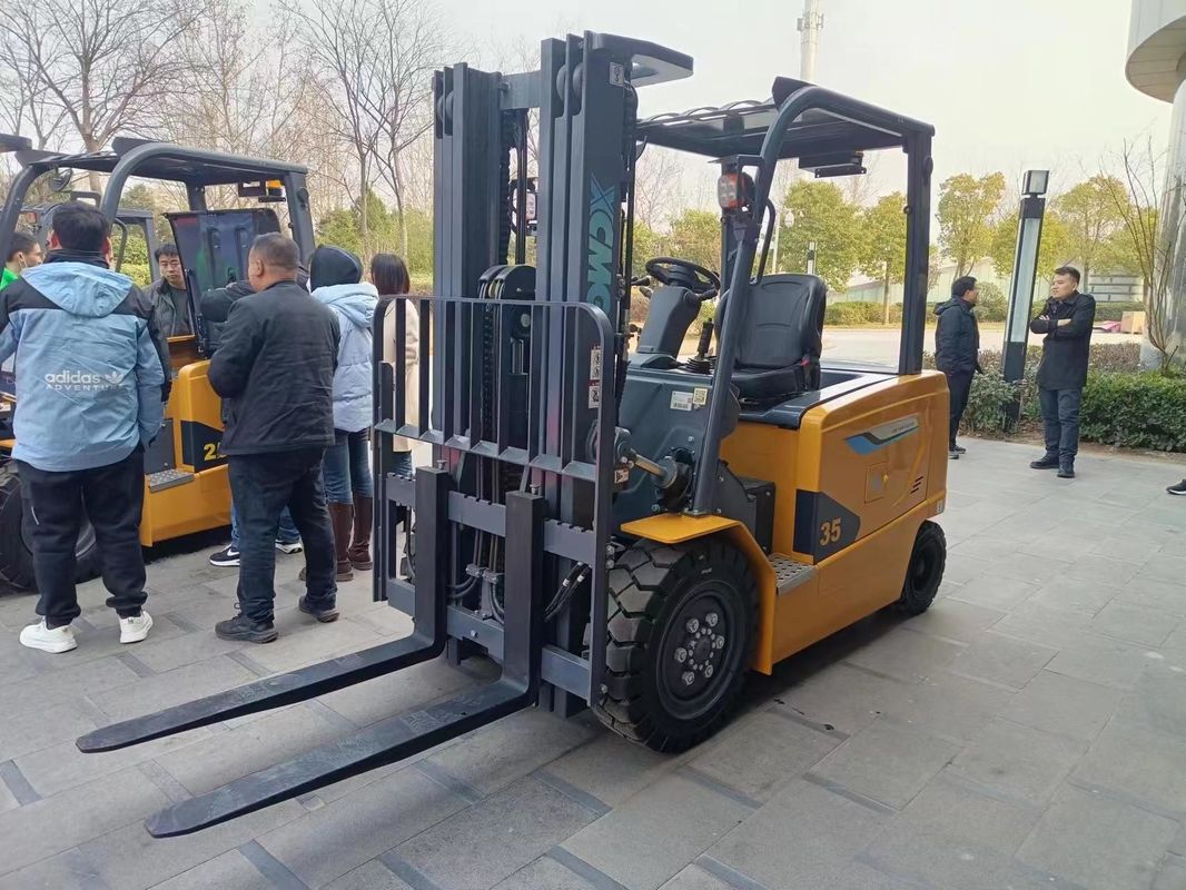 1070MM Μέγεθος πιρούνιου Πλήρως ηλεκτρικό πετρελαιοκίνητο ανελκυστήρα 3 τόνων για μεταφορά υλικών αποθήκης