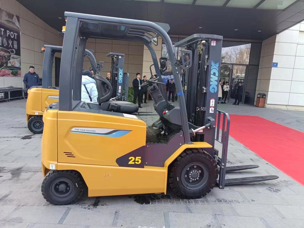 1070MM Μέγεθος πιρούνιου Πλήρως ηλεκτρικό πετρελαιοκίνητο ανελκυστήρα 3 τόνων για μεταφορά υλικών αποθήκης