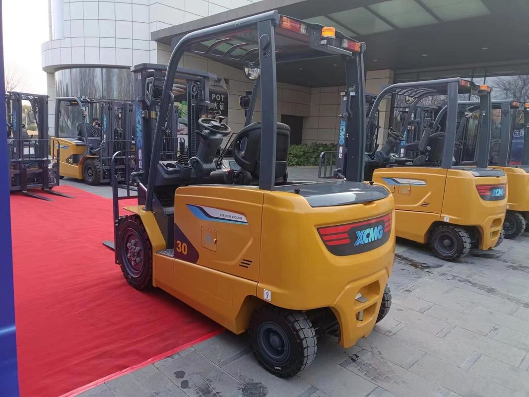 1070MM Μέγεθος πιρούνιου Πλήρως ηλεκτρικό πετρελαιοκίνητο ανελκυστήρα 3 τόνων για μεταφορά υλικών αποθήκης