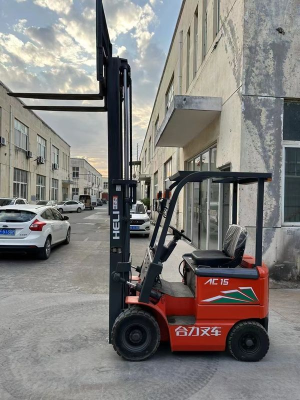 2T-10T Διορισμένη ικανότητα Οδηγός Διαχειριστής Ελικόπτερο ανελκυστήρα Ντίζελ Αυτοματοποιημένο ανελκυστήρα