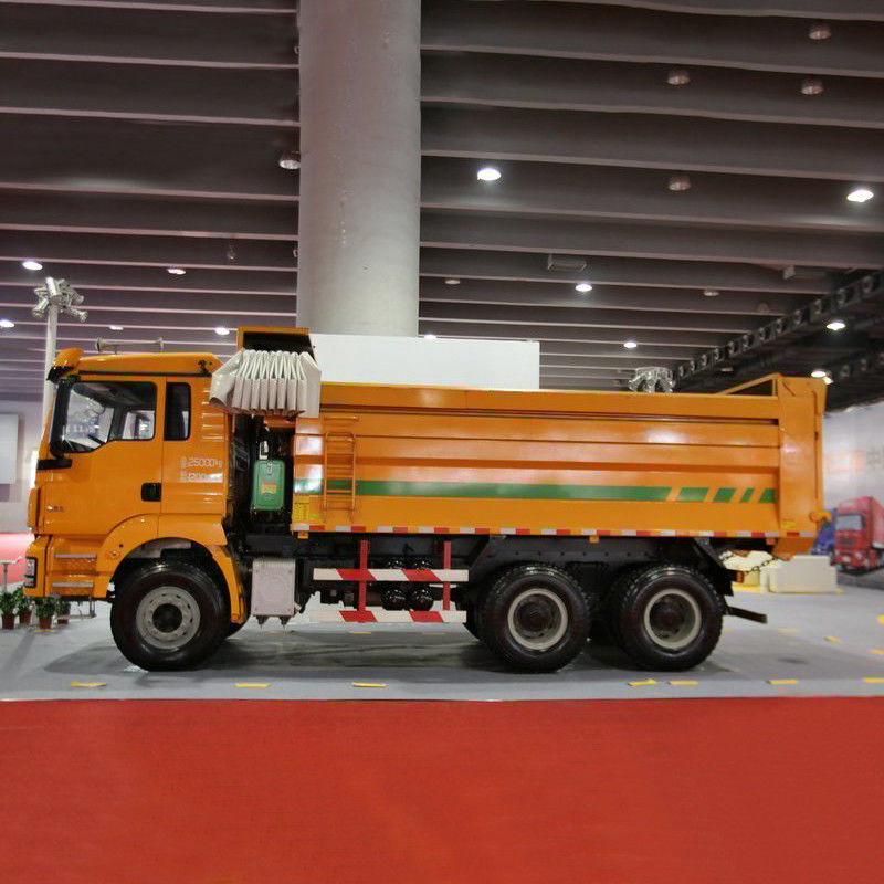 Shacman 6x4 βαρύ φορτηγό σκουπιδιών με χωρητικότητα φορτίου 31-40T και 13.00/2.0-25 τροχιά