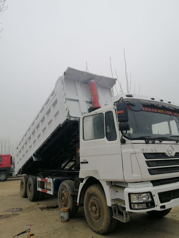 39000kg βάρος στο κατώφλι Shacman F3000 8x4 φορτηγό τύπερ φορτηγό ντάμπινγκ 6.2-8m μήκος δεξαμενής φορτίου