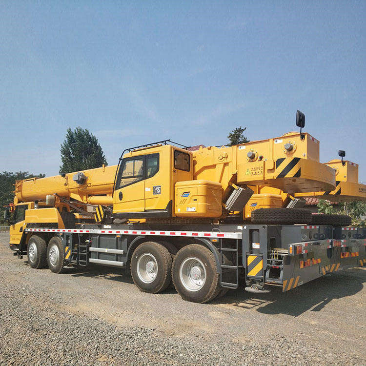 5000 kg βάρος Τροχαίο γερανό Qy50k με υψηλή ανύψωση και υψηλή λειτουργική απόδοση