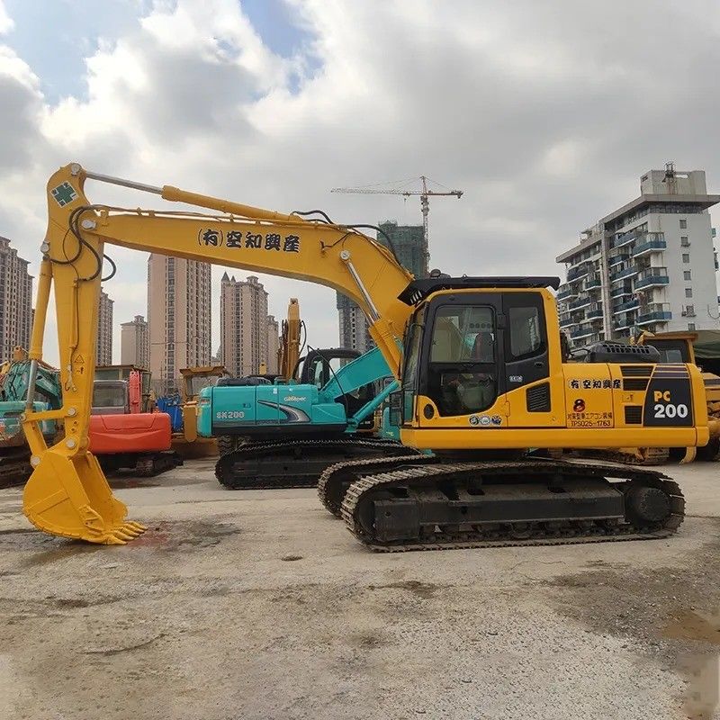 Μεταχειρισμένος εξορυκτής Komatsu PC200-8 σε αρχικό χρώμα με υδραυλικό κύλινδρο Άλλοι