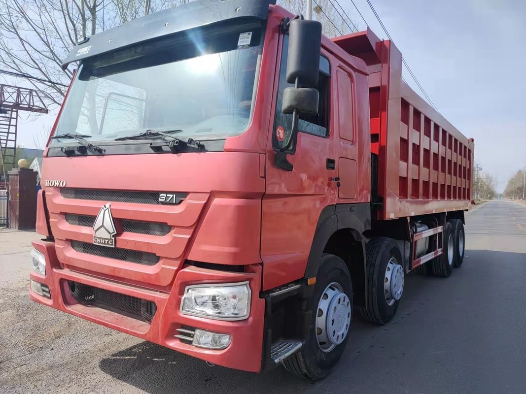 Χειροκίνητο παράθυρο SINO TRUCK 12 τροχών LHD 50tons Δεύτερο χέρι 8x4 Χρησιμοποιούμενο HOWO Τρακ