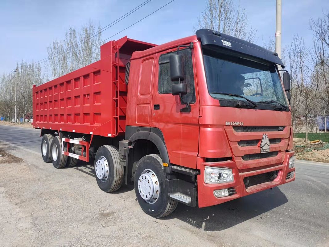Χειροκίνητο παράθυρο SINO TRUCK 12 τροχών LHD 50tons Δεύτερο χέρι 8x4 Χρησιμοποιούμενο HOWO Τρακ