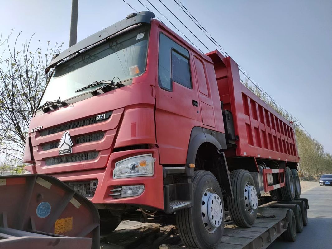 Χειροκίνητο παράθυρο SINO TRUCK 12 τροχών LHD 50tons Δεύτερο χέρι 8x4 Χρησιμοποιούμενο HOWO Τρακ