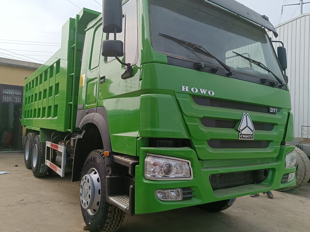 Χρησιμοποιούμενο Sinotruck 6x4 371hp 30tons Howo Tipper Dump Truck με χειροκίνητο σύστημα μετάδοσης