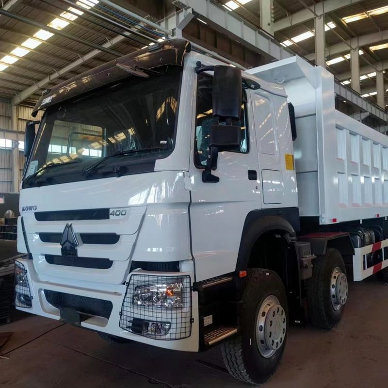 Το Howo 8x4 LHD Dump Tipper Truck με μέγιστη ροπή 500-1000Nm και χωρητικότητα κινητήρα 6-8L