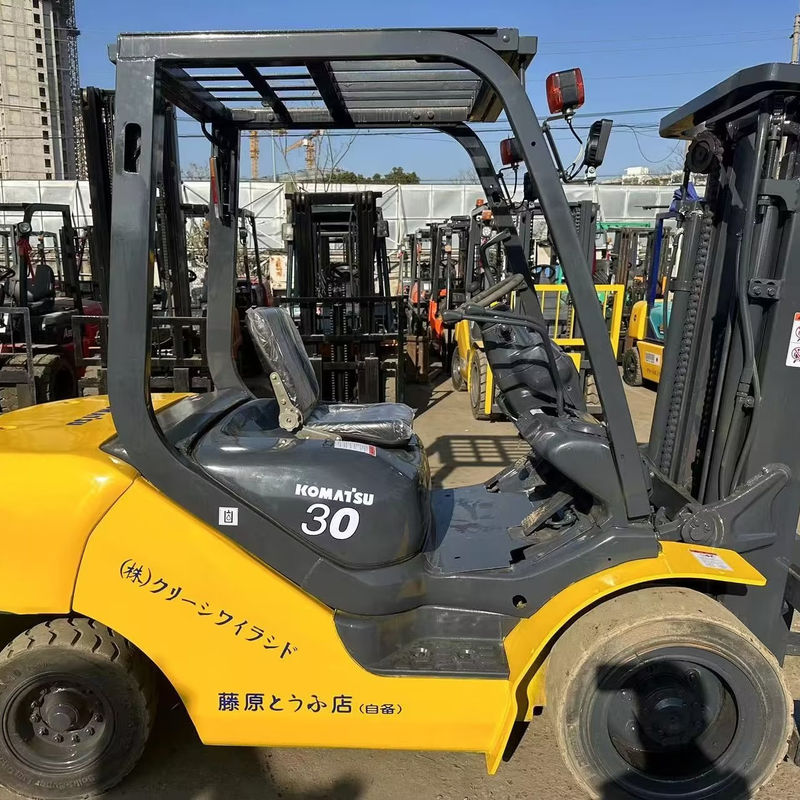 Αρχική FD30 Αρχική Ιαπωνία Komatsu Χρησιμοποιούμενο φορτηγό φορτιστή με πλάτος πιρούνι 150mm