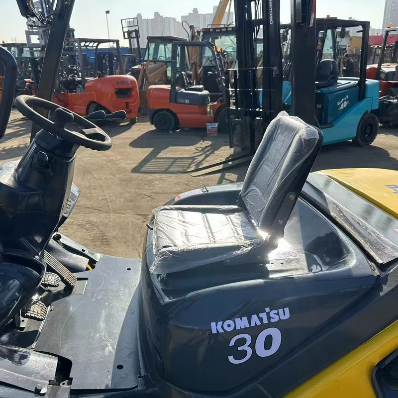 Αρχική FD30 Αρχική Ιαπωνία Komatsu Χρησιμοποιούμενο φορτηγό φορτιστή με πλάτος πιρούνι 150mm
