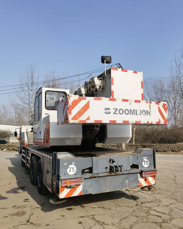 Χρησιμοποιούμενο Zoomlion 25 τόνων υδραυλικό φορτηγό τοποθετημένο γερανό με μέγιστο ύψος ανύψωσης 43m
