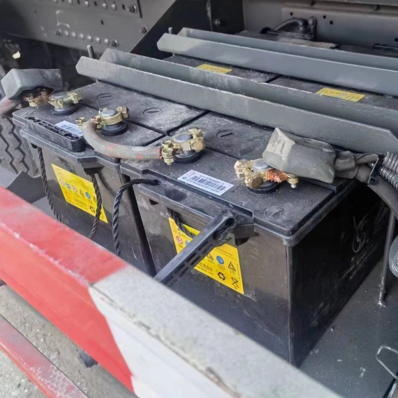 400-500L χωρητικότητα δεξαμενής καυσίμου HOWO 8x4 371hp Dump Tipper Truck με εναέρια ανάρτηση