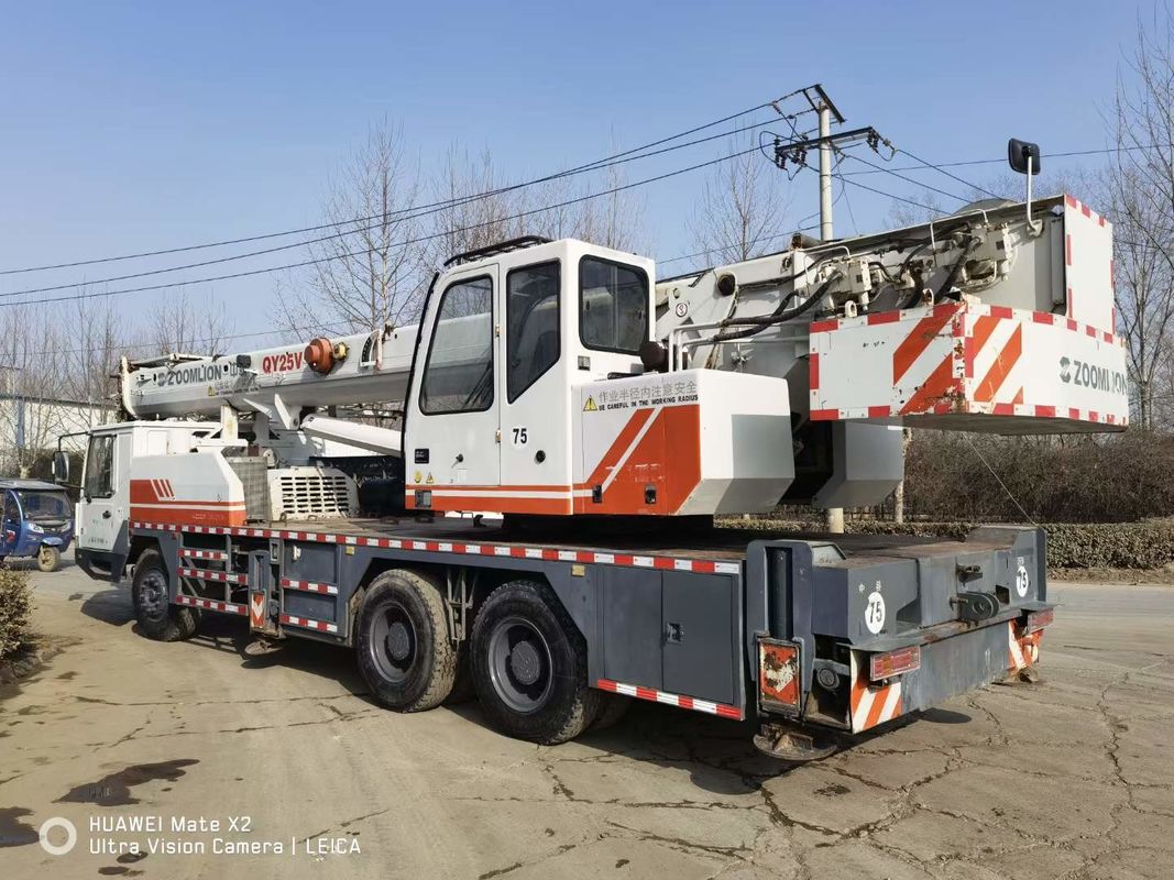 Μετακίνητο γερανό φορτηγών Zoomlion QY25V 20 τόνων με εγγύηση και 2001-4000 ώρες εργασίας