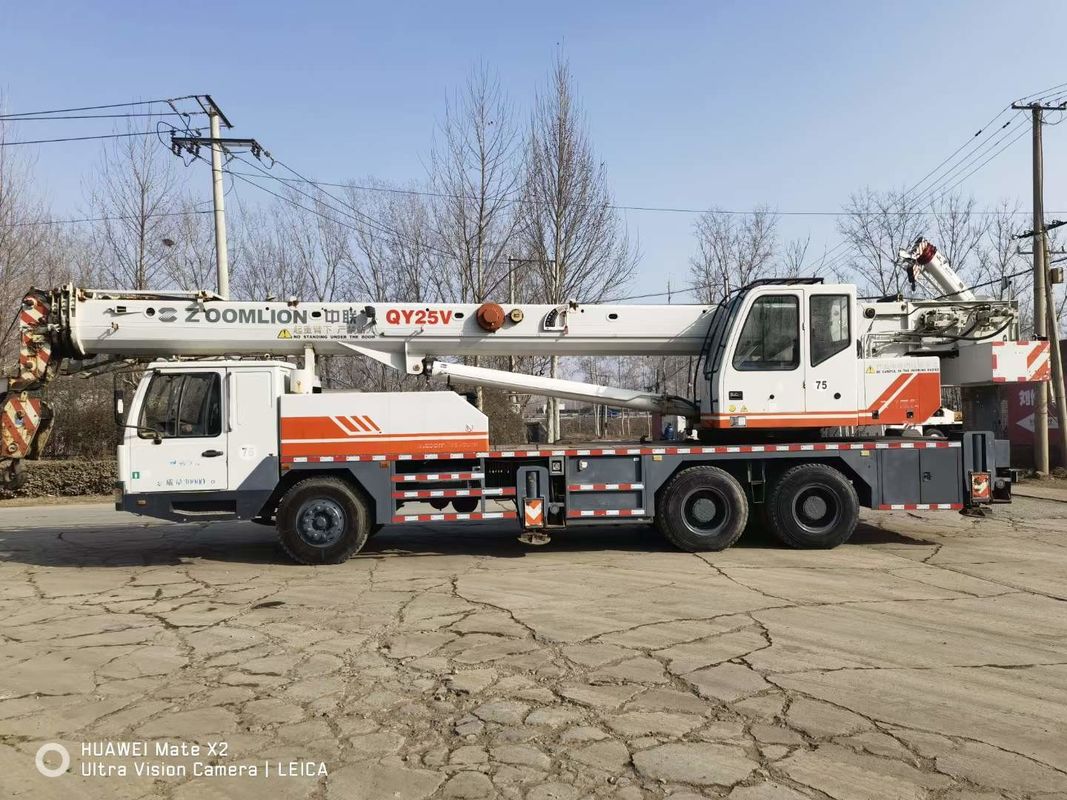 Μετακίνητο γερανό φορτηγών Zoomlion QY25V 20 τόνων με εγγύηση και 2001-4000 ώρες εργασίας