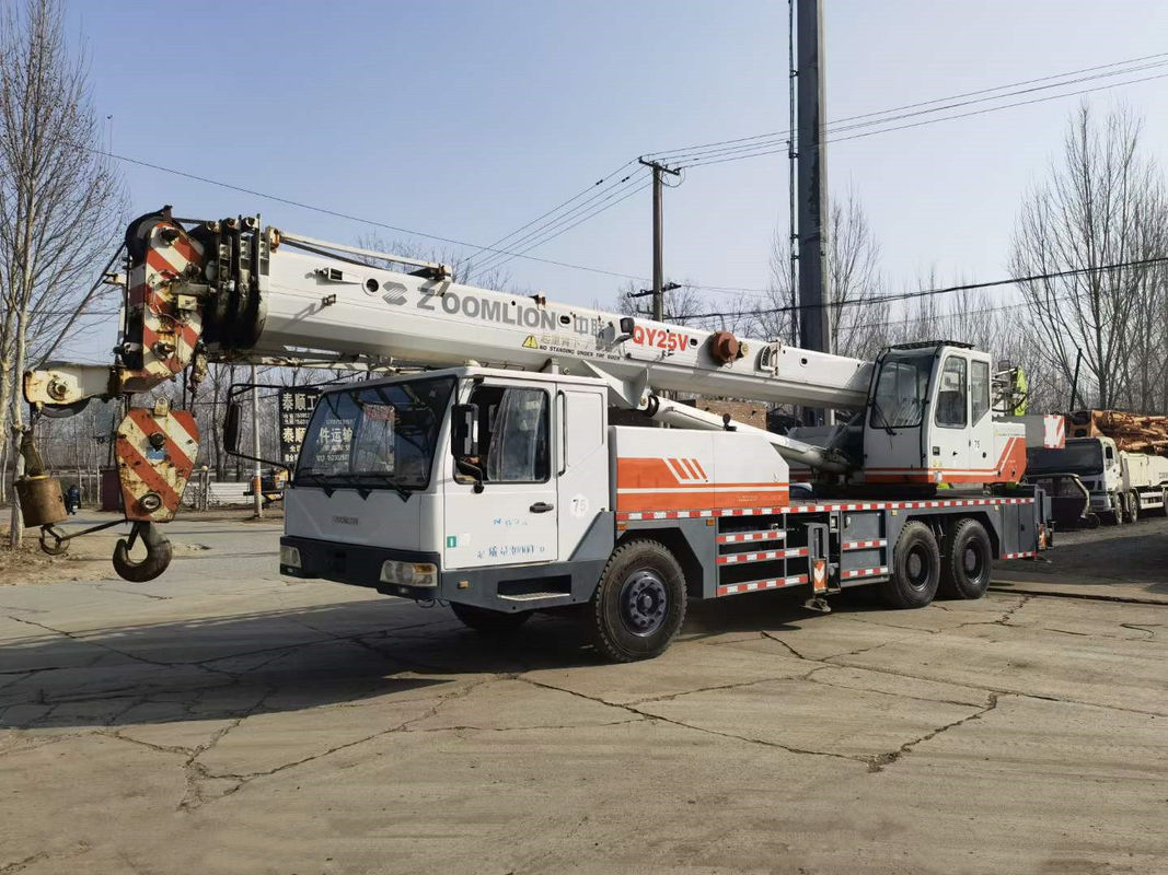 Μέγιστο ύψος ανύψωσης 42,3M Zoomlion QY25 κινητό γερανό φορτηγού μεταχειρισμένο γερανό 25 τόνων
