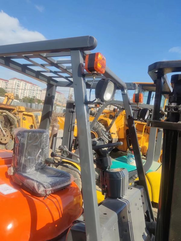 3000 kg Ελαφρύ μεταχειρισμένο ανεμοφόρο της Ιαπωνίας με κινητήρα ντίζελ και κέντρο βάρους 500 mm