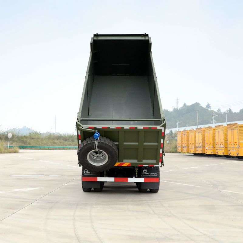 Δυναμικό ντίζελ αριστερόχειρας 6x4 φορτηγό με δεξαμενή φορτίου Διάσταση 5400*2300*900mm