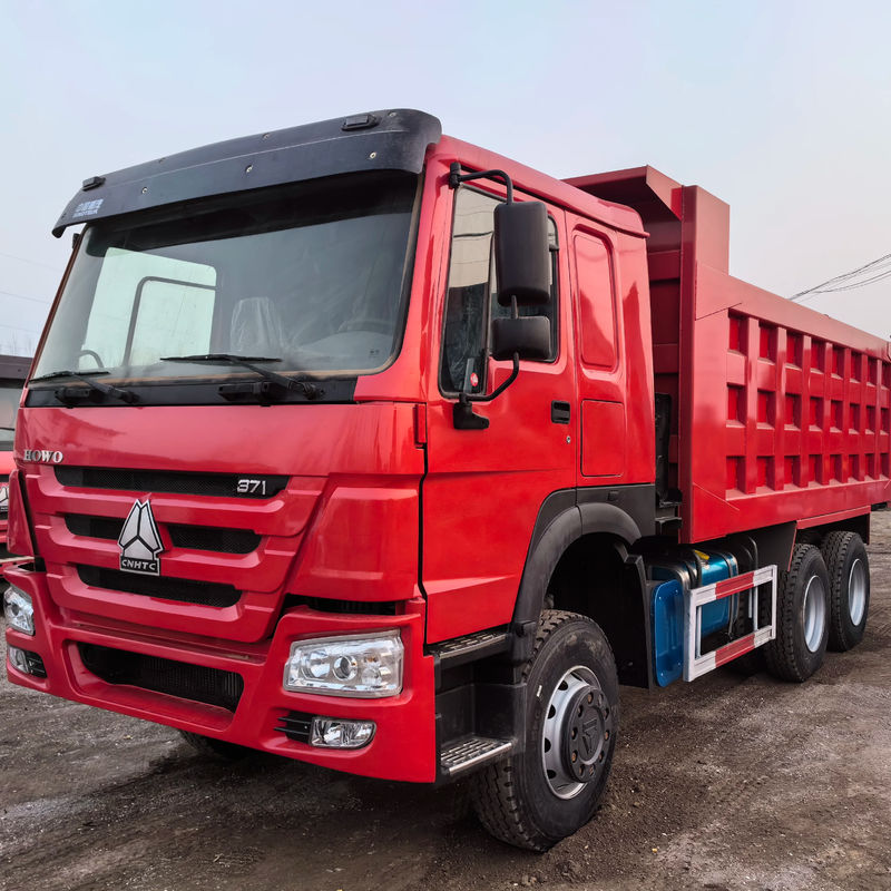 5600mm*2300mm*1500mm Κουβάς φορτίου 6X4 Χρησιμοποιούμενο φορτηγό 371HP 25tons HOWO