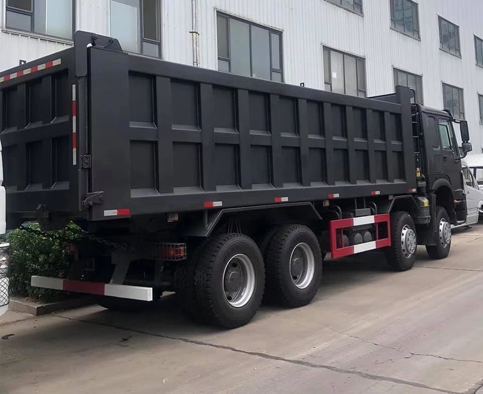 Χρησιμοποιούμενο Howo 8x4 12 Wheeler 24 30 κυβικό μέτρο 35 τόνους 40 τόνους