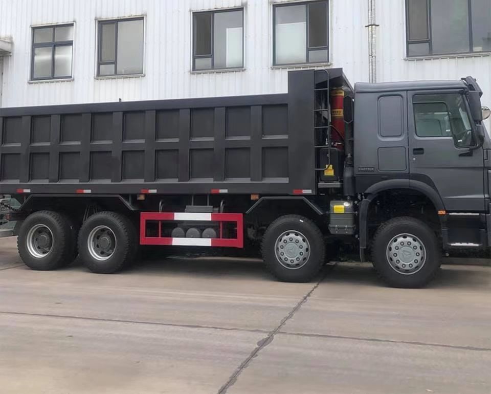 Χρησιμοποιούμενο Howo 8x4 12 Wheeler 24 30 κυβικό μέτρο 35 τόνους 40 τόνους