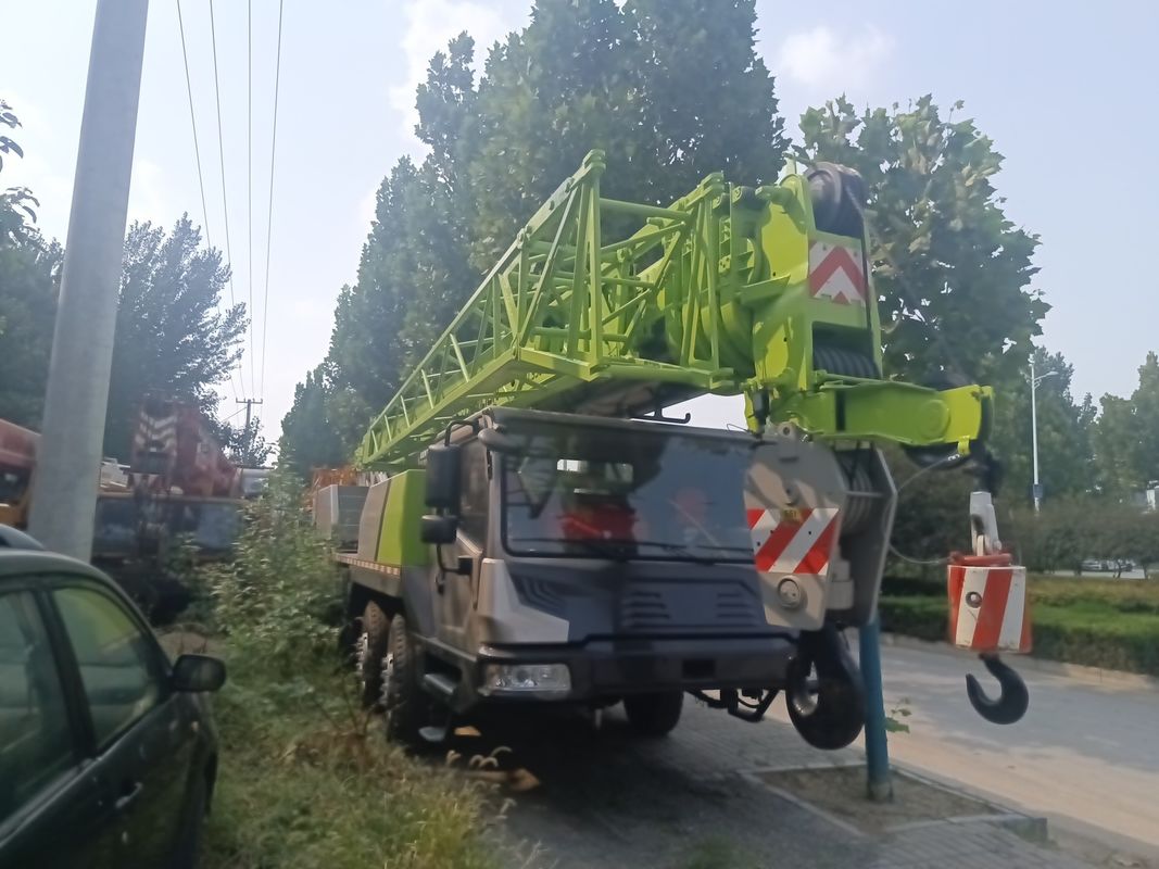 Φορητό τηλεσκοπικό γερανό 50 τόνων με άλλο κινητήρα και ονομαστική χωρητικότητα φόρτωσης