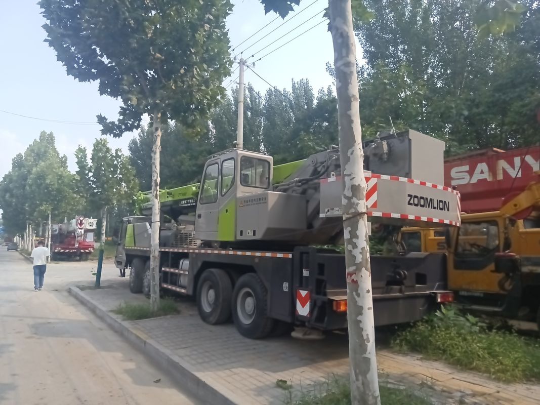Φορητό τηλεσκοπικό γερανό 50 τόνων με άλλο κινητήρα και ονομαστική χωρητικότητα φόρτωσης